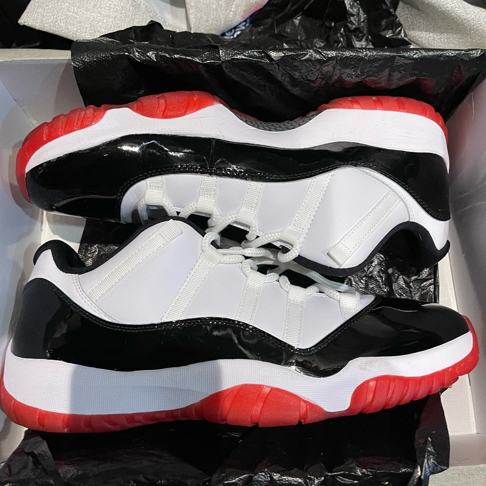 Air Jordan 11 Retro Low Concord Bred Size AV2187-160 2020 Black White Rare Box